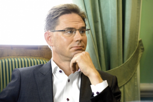 Pääministeri Jyrki Katainen tahtoo VAPAAKUNTAKOKEILUN