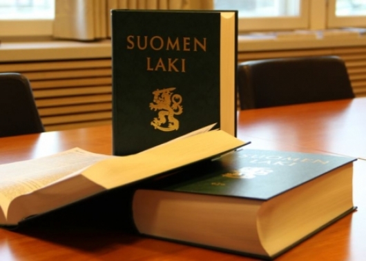 Polemiikki-uutiset: Professori Tarmo Miettinen kuntatyöntekijöiden irtisanomisista: Vaarantuuko lakisääteisten palvelujen toteutuminen?