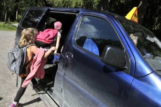 Polemiikin kouluviikon vieraana professori Heikki Eskelinen:  ”Kouluverkkoa ei tulisi jättää kuntien keskinäisten kamppailujen kohteeksi”