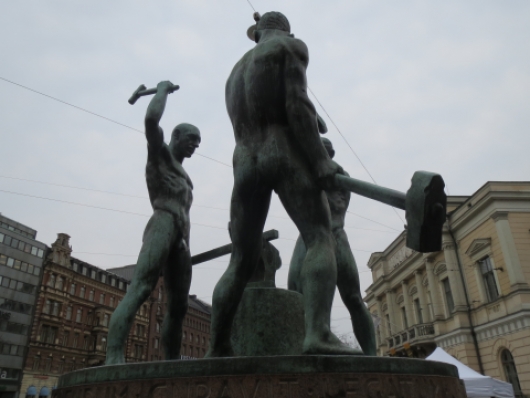 Kansalaiset: Verotus lisääntyy ja sosiaaliturva vähenee