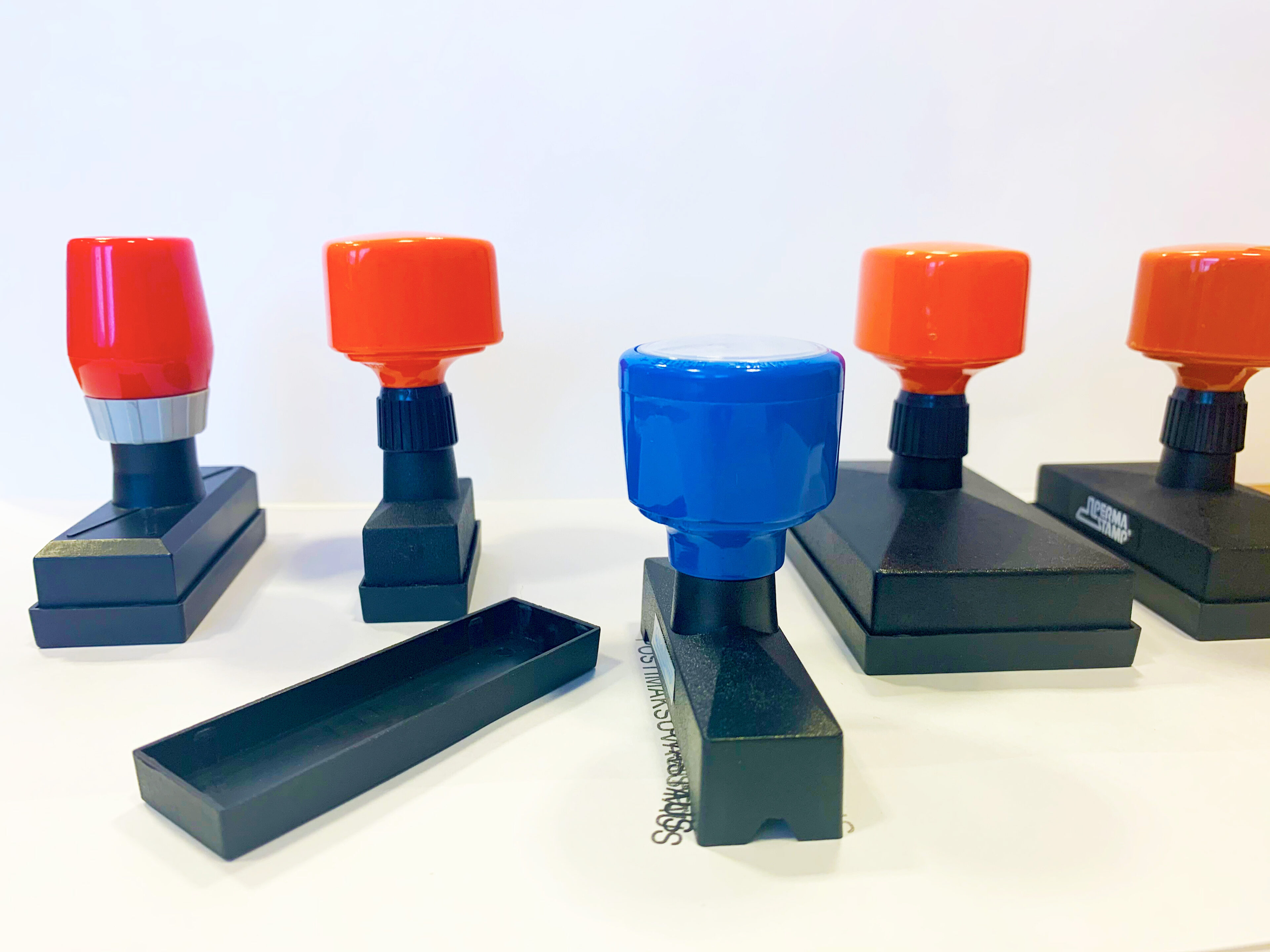 Joka neljäs suomalainen: Etnisten vähemmistöryhmien leimaaminen rikollisiksi on rikos