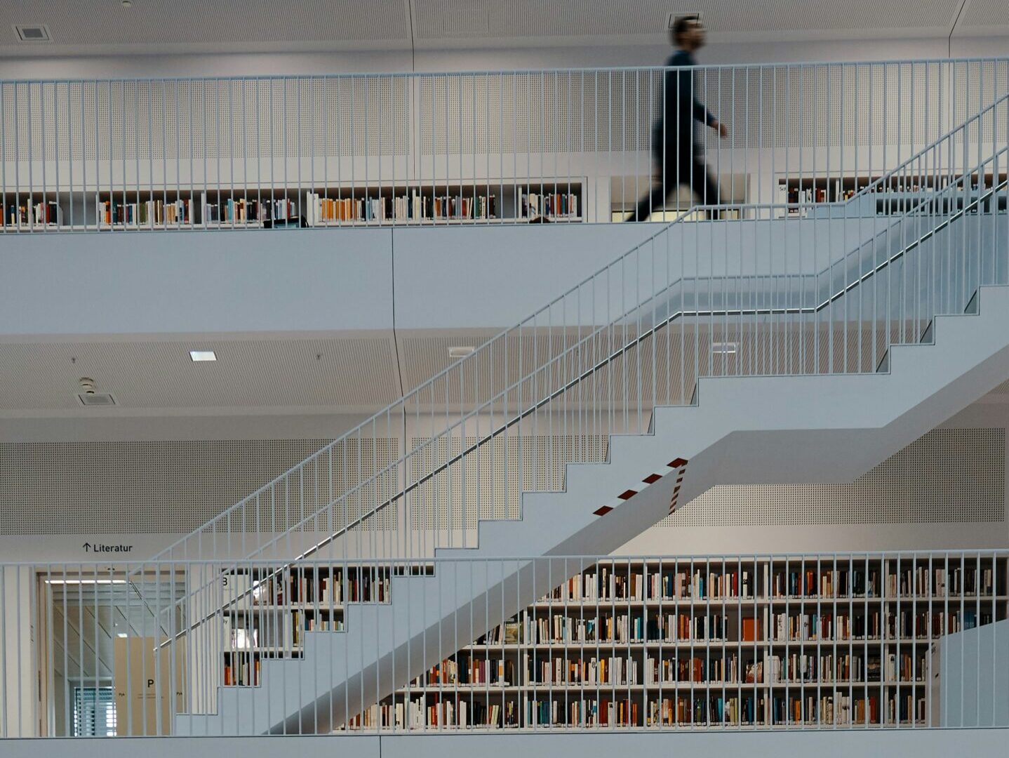 Aiempaa useampi uskoo palvelujen kotikunnassa kehittyvän huonompaan suuntaan